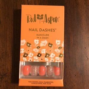 Red Aspen Nail Dashes in Bubbly Mom-osa